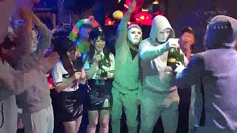240112ハロウィン会場で美女とエッチc4